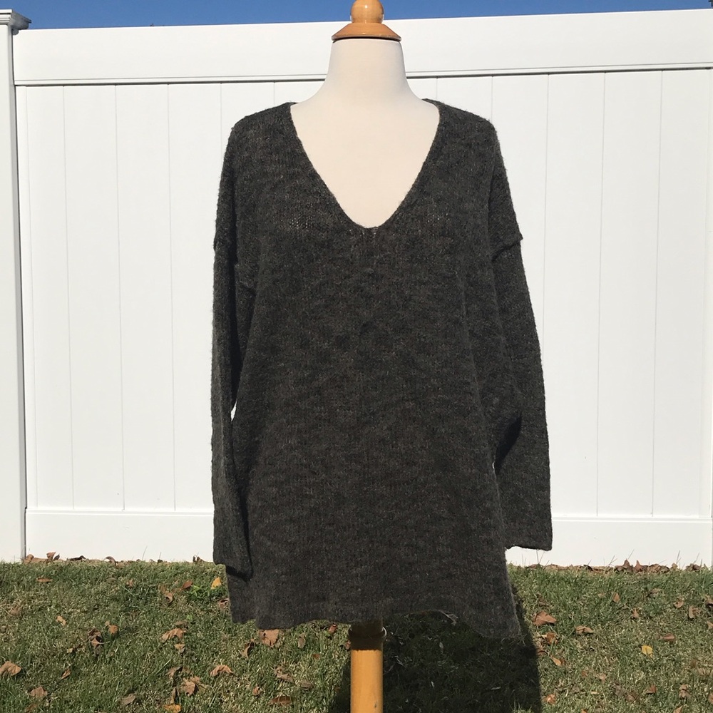 Free People Olive V-Neck Alpaca Blend Fuzzy Oversized Sweater Size Medium
